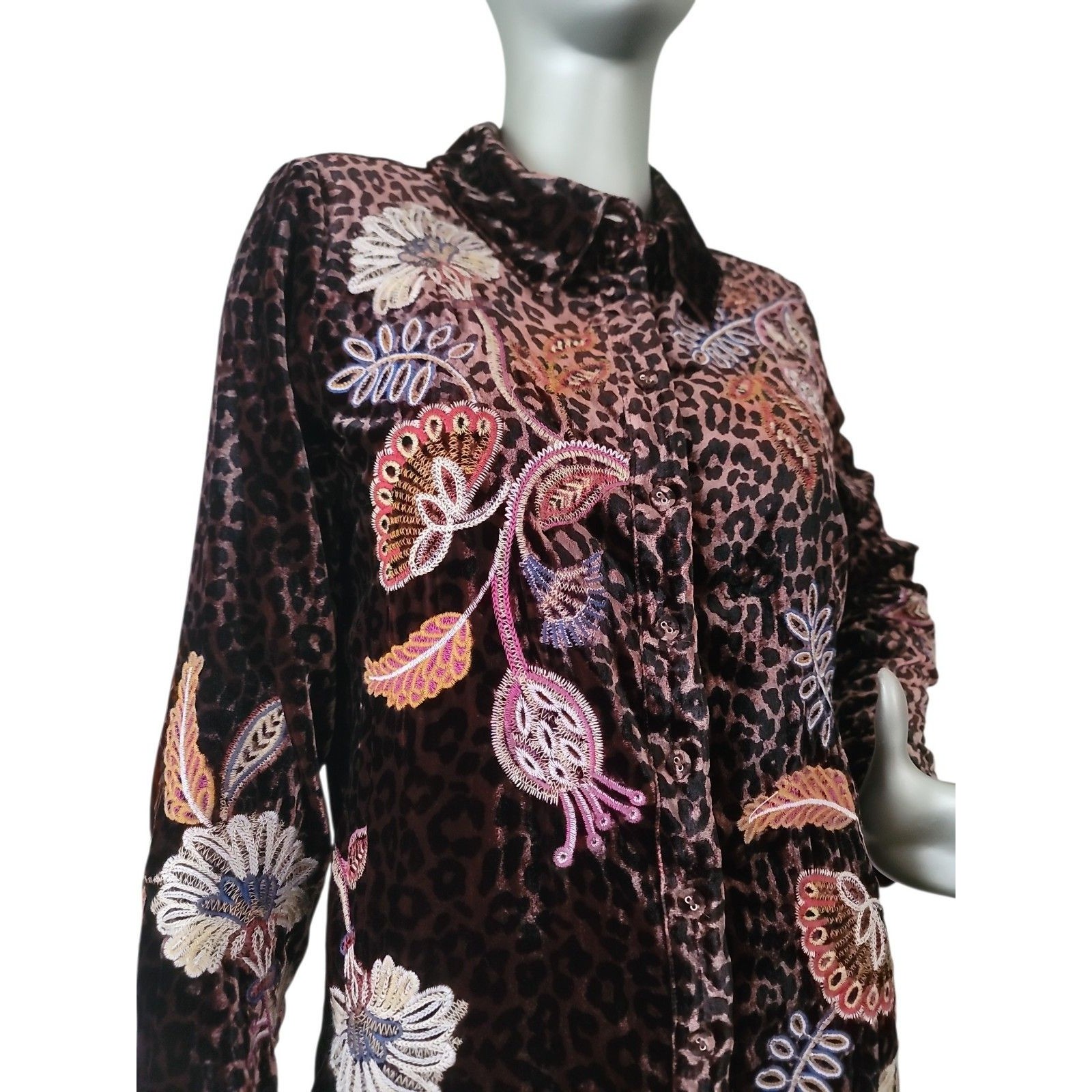 Johnny Was Gineva Embroidered Floral Velvet Button Down Shirt Dress Size Small — image 4 of 8